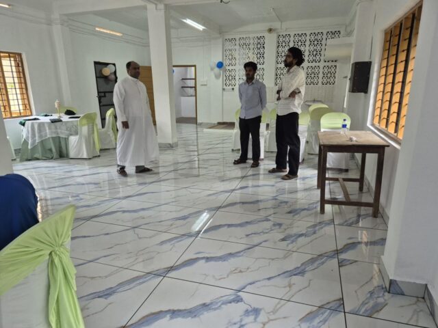Neue Gemeinschaftsküche und Speisesaal in Samrudha Neue Gemeinschaftsküche und Speisesaal in Samrudha